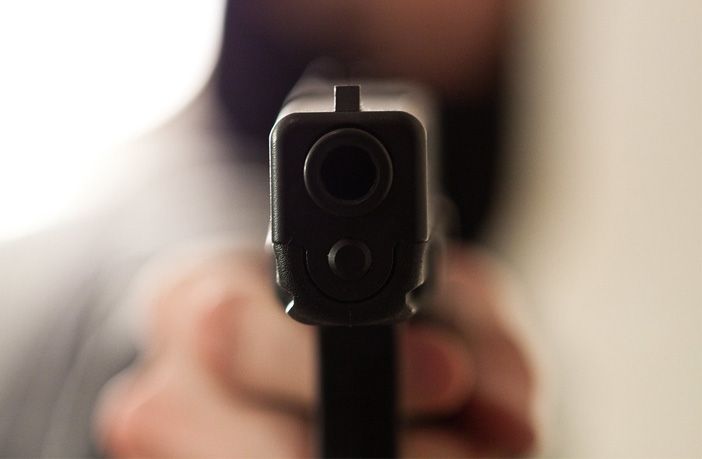 27. apr. 2025 - Forsvar mod pistoltrusler og beskyttelse af 3.-part.